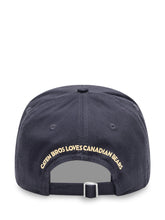 Visiera curva. Cinturino sul retro. Patch sul davanti. - Dsquared2 | Lidia Shopping