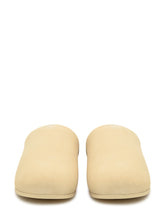 UGG - UGG Pantofole in Suede Beige con Interno in Shearling - Bianco | Lidia Shopping | Official Website