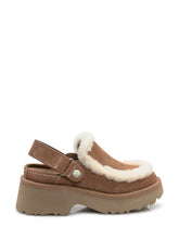 UGG - UGG Zoccoli Esmee Clog in Camoscio Marrone - Marrone | Lidia Shopping | Official Website