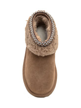 UGG - Maxicurly Chestnut Suede Boots - Black - LIDIASHOPPING® - Official Website
