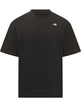 THE NORTH FACE - T-shirt con Logo sul Petto - Nero - LIDIASHOPPING® - Official Website