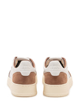 AUTRY - Medalist Low Sneakers - Bianco - LIDIASHOPPING® - Official Website