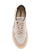 AUTRY - Sneaker Medalist Low - Bianco - LIDIASHOPPING® - Official Website