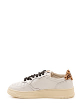 AUTRY - Sneaker Medalist Low con Dettaglio Animalier - Bianco - LIDIASHOPPING® - Official Website