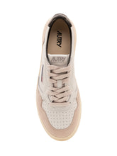 AUTRY - Sneaker Medalist Low con Scritta sulla Suola - Bianco - LIDIASHOPPING® - Official Website