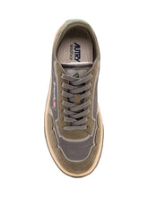 AUTRY - Sneaker Wildpace Low - Verde - LIDIASHOPPING® - Official Website