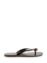 VERSACE - Sandalo Infradito con Dettaglio Applicato - Nero - LIDIASHOPPING® - Official Website