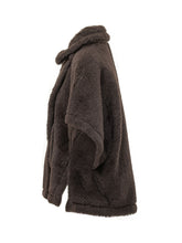 MAX MARA - Short cape featuring a soft voluminous surface, wide lapel collar and open short sleeves. Designed with front patch pockets and a concealed central fastening. - Brown - LIDIASHOPPING® - Official Website