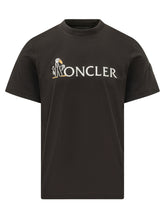 MONCLER - T-shirt con Logo sul Petto - Nero - LIDIASHOPPING® - Official Website
