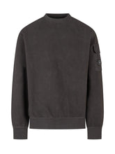 C.P. COMPANY - Felpa Girocollo con Tasca sulla Manica - Nero - LIDIASHOPPING® - Official Website