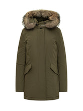 Parka Woolrich verde con cappuccio in pelliccia - Abbigliamento Donna | Lidia Shopping