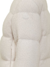 Piumino Moncler color avorio con zip frontale e collo alto. - Collezione Happy Birthday | Lidia Shopping