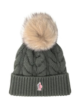 Moncler Beanie Verde con Pompon in Pelliccia - Accessori Donna | Lidia Shopping