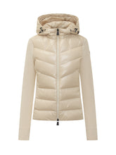 Moncler Grenoble Giacca con Cappuccio Beige - Abbigliamento Donna | Lidia Shopping