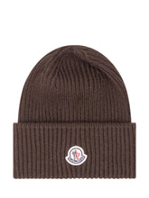 MONCLER - Berretto con Risvolto Ampio e Logo - Marrone - LIDIASHOPPING® - Official Website