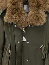 MONCLER - Parka Lungo Halicte con Cappuccio - Verde - LIDIASHOPPING® - Official Website