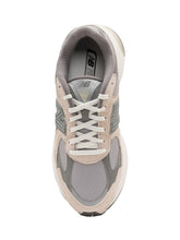NEW BALANCE - Sneaker con Pannelli Sovrapposti - Grigio - LIDIASHOPPING® - Official Website