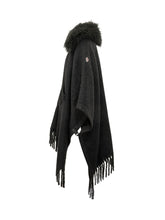 MONCLER GRENOBLE - Mantella con Collo Voluminoso e Frange - Nero - LIDIASHOPPING® - Official Website